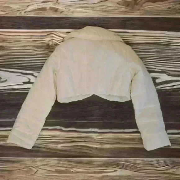 Women’s Cropped Puffer Jacket Ivory White Tassel Detail Size Large Fall Winter - Picture 2 of 7